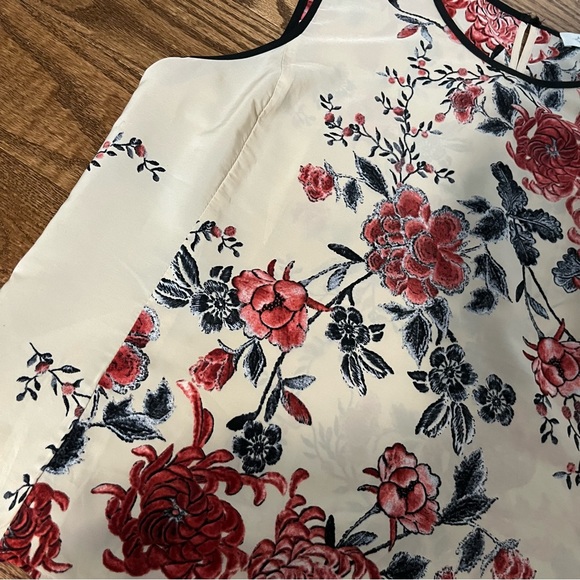 Wayf Silky Blouse Tank - Picture 5 of 6